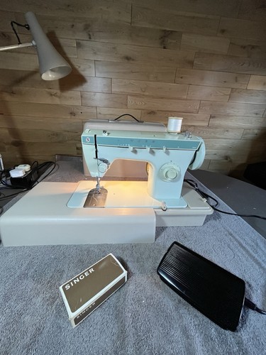 Vintage singer sewing machine - singer,