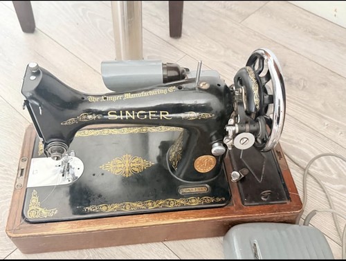 Singer vintage sewing machine - vintage,