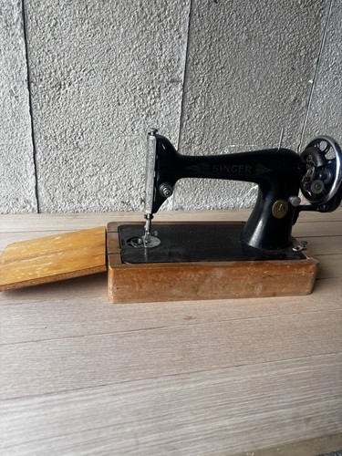 Singer model hand crank - singer,