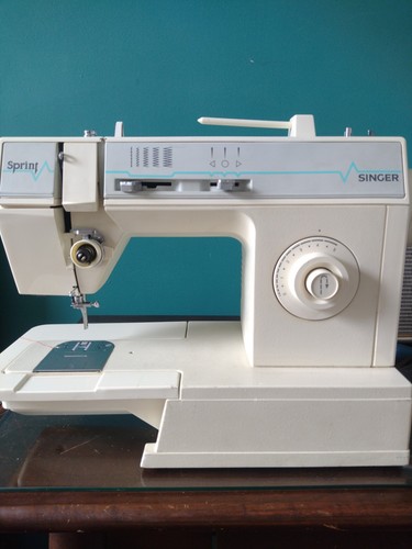 Sprint singer sewing machine - sprint,