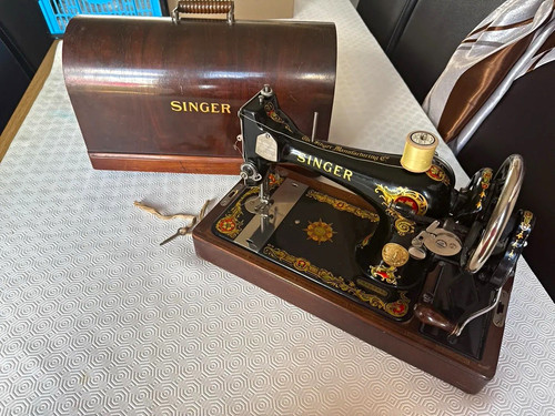 Singer vintage collectable - singer,