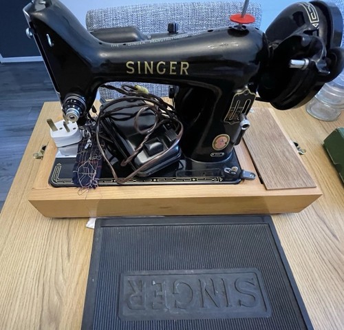 Singer sewing machine with - singer,