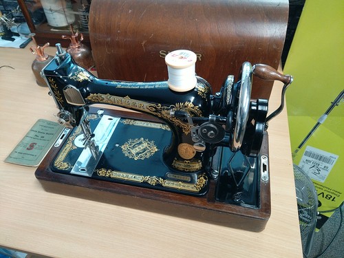 Singer sewing machine 1929 - singer,