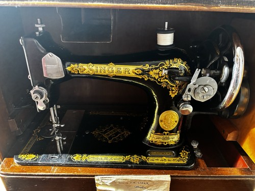 Vintage singer sewing machine - sewing,