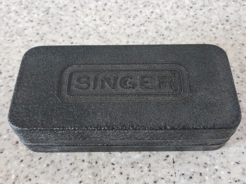 Singer sewing machine - singer, box