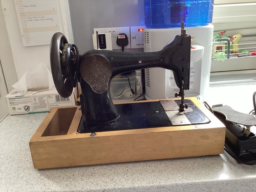 Vintage singer sewing machine - singer,