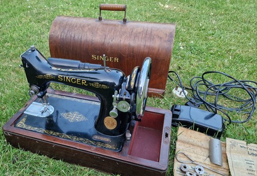 Vintage singer with case and - vintage,